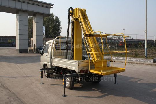 點(diǎn)擊查看詳細(xì)信息<br>標(biāo)題：小型電動高空作業(yè)車 閱讀次數(shù)：3365