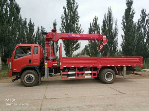 點擊查看詳細信息<br>標題：8噸東風(fēng)隨車吊 閱讀次數(shù)：2109